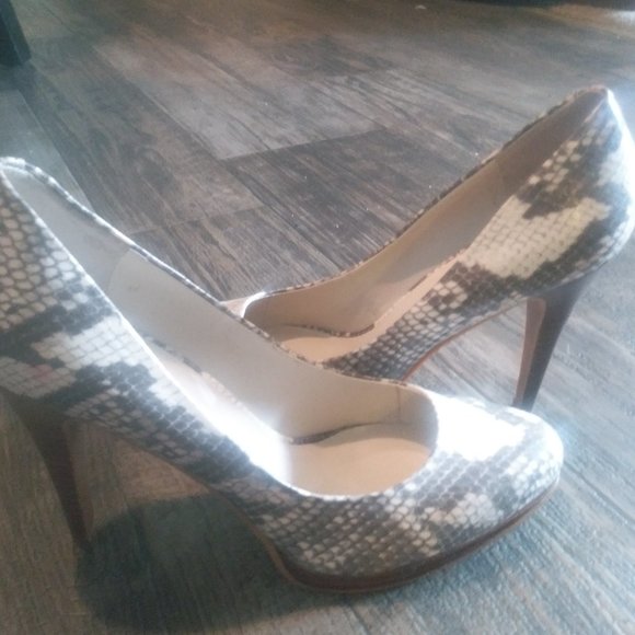 Snakeskin Heels - Picture 1 of 7